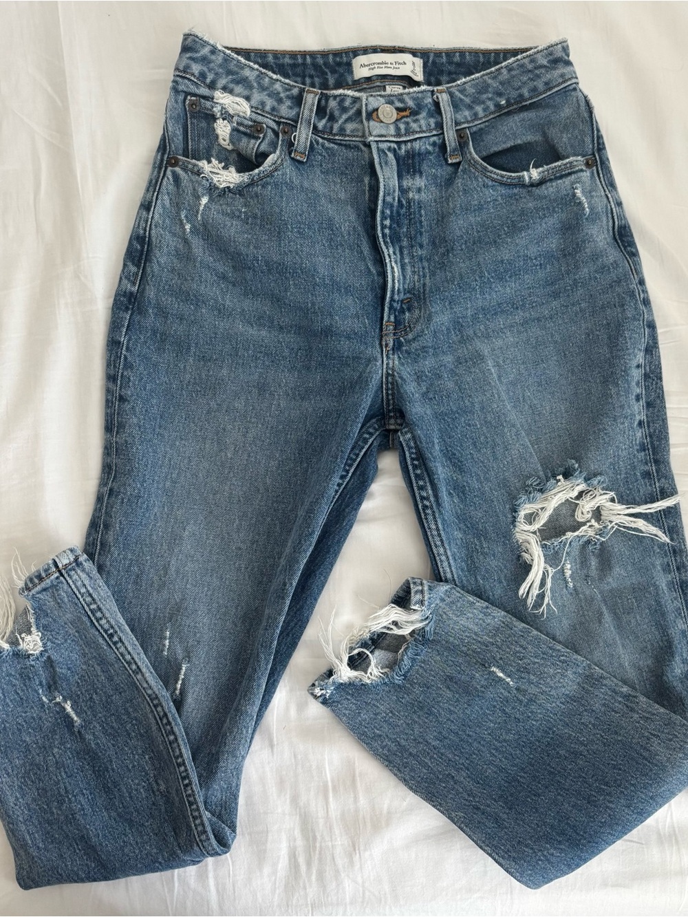 Abercrombie Curve Love High Rise Mom Jeans Distressed Size 26/2